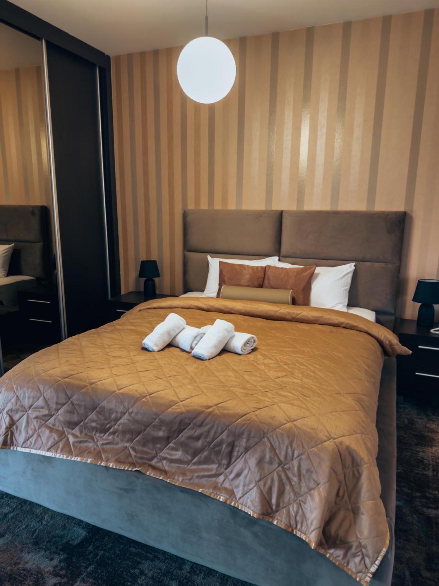Guest House Panorama Aqualux With Free Parking Novi Sad Exterior foto